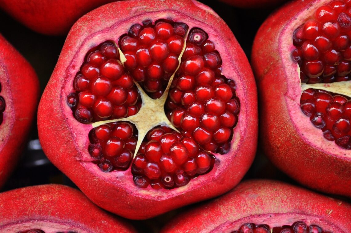 pomegranate, fruit, food-3383814.jpg